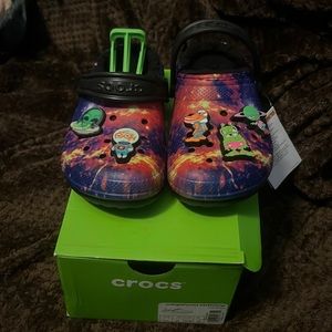 Crocs Ron English NWT Size J2